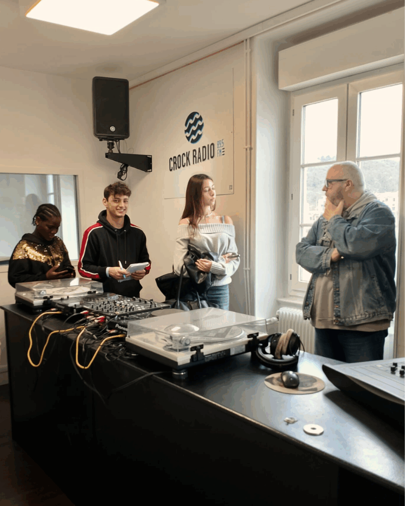 crock radio